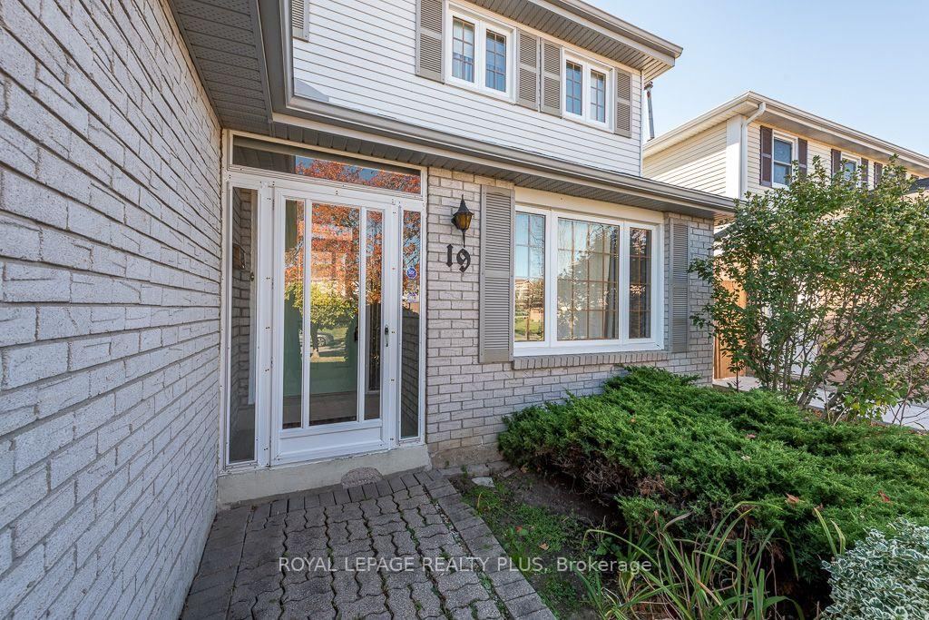 19 Macdougall Dr — photo 3