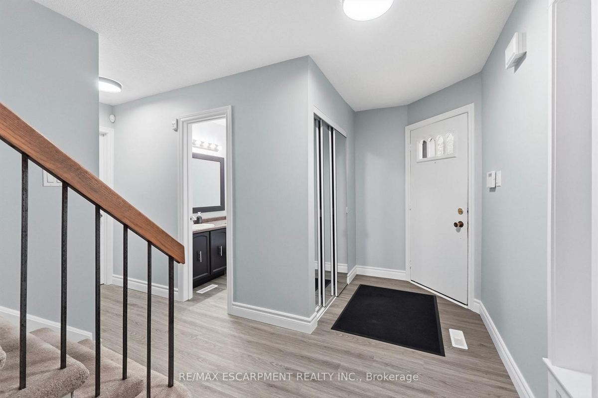20 Mansfield St — photo 3