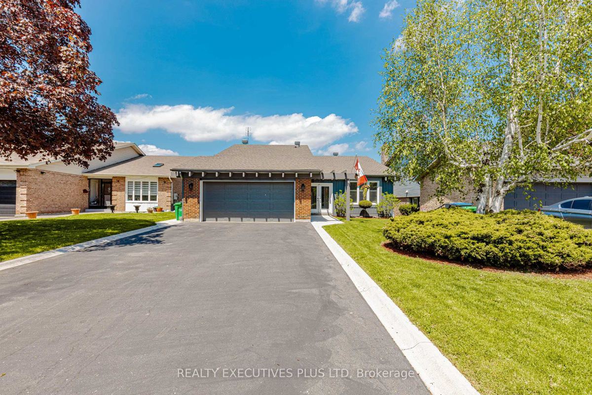 12 Maidstone Cres — photo 2